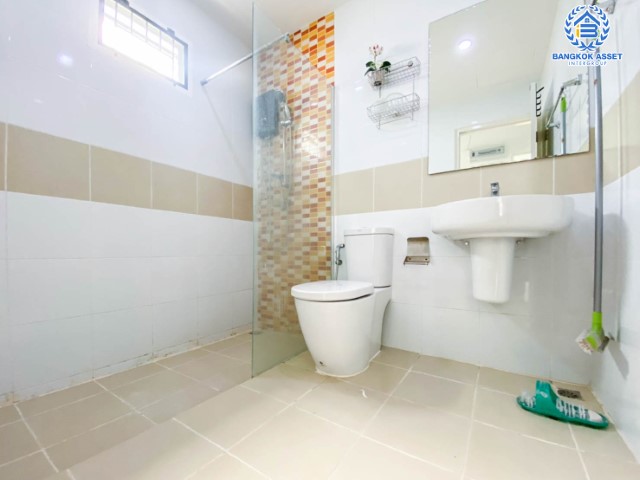 *****ทาวน์เฮ้าส์มือสองย่านนนทบุรี ม.เดอะริชวิลล์ ราชพฤกษ์-รัตนาธิเบศร์ หลังมุม! เนื้อที่กว้างขวางถึง 25.8 ตร.ว. ฟังก์ชัน 3 ห้องนอน 2 ห้องน้ำ 2 ที่จอดรถ บ้านใหม่ สภาพดี บนทำเลศักยภาพ เชื่อมต่อถ.ราชพฤกษ์, ถ.รัตนาธิเบศร์, ถ.กาญจนาภิเษก ใกล้รถไฟฟ้าสายสีม่วง "สถานีบางรักน้อยท่าอิฐ"